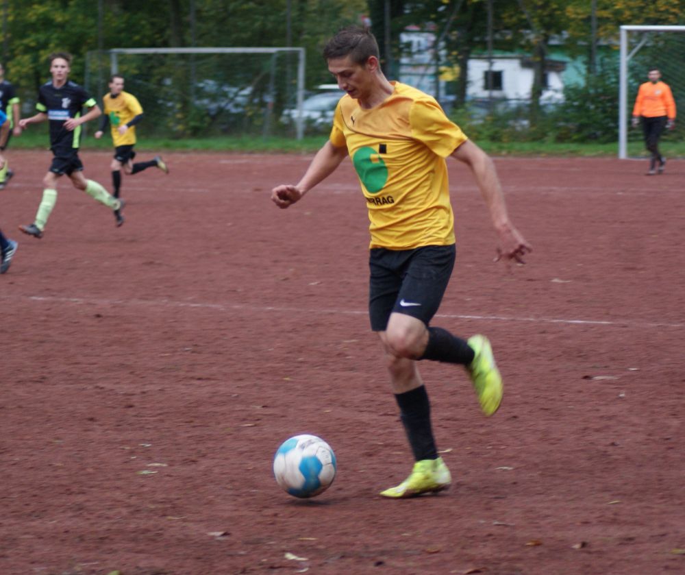 5-Fach Torschütze Daniel Schimmelpfennig mit viel Zug zum Tor